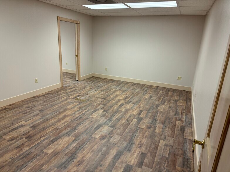 More Photos Of 2403 E 4th Ave, Tampa Warehouse For Lease