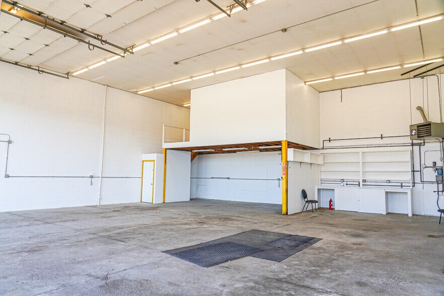 More Photos Of 102 Cecil Henderson Rd, Canonsburg Service For Lease