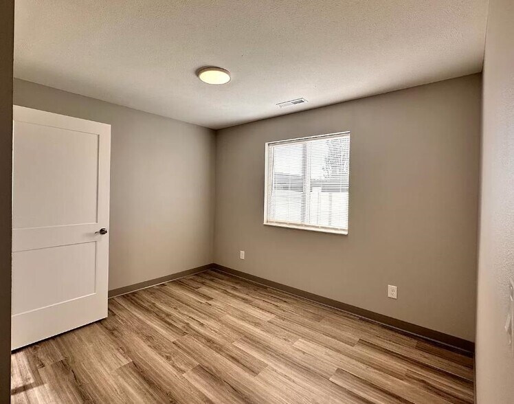 More Photos Of 1321 N Coach Dr, Spokane Valley Apartments For Sale