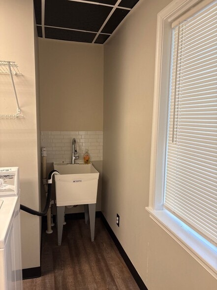 More Photos Of 280 Main St, Westminster Medical For Lease