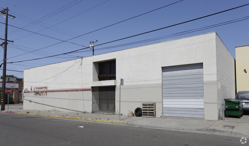 More Photos Of 550 E 10th St, Oakland Warehouse For Lease