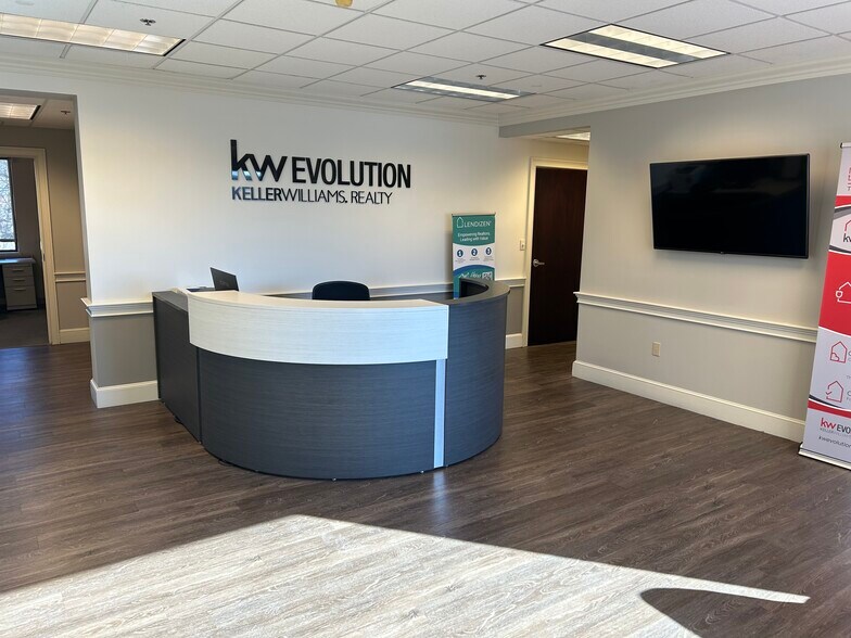 More Photos Of 180 Haven St, Reading Office For Lease