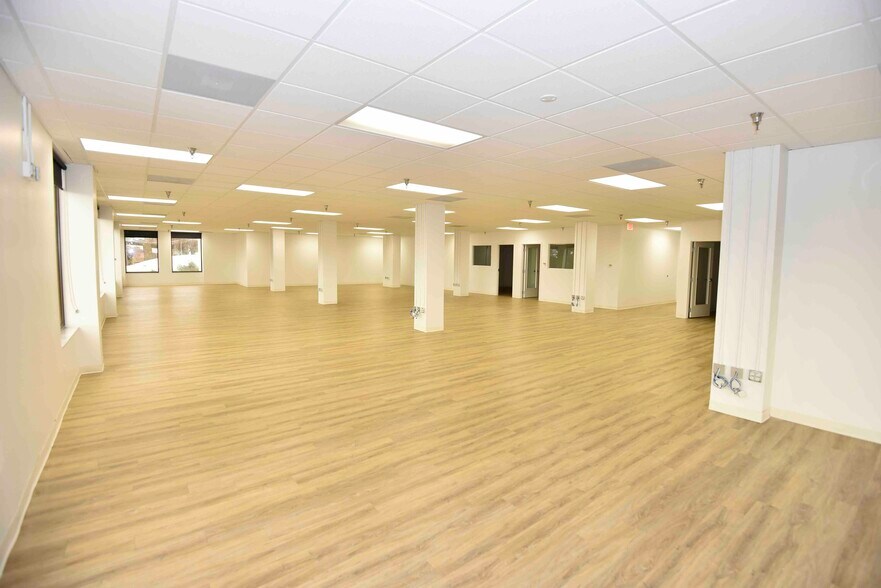 More Photos Of 2699 Lee Rd, Winter Park Office For Lease
