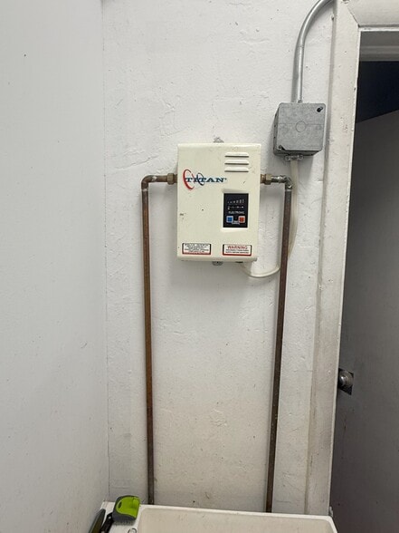 More Photos Of 856 Ali Baba Ave, Opa Locka Restaurant For Sale