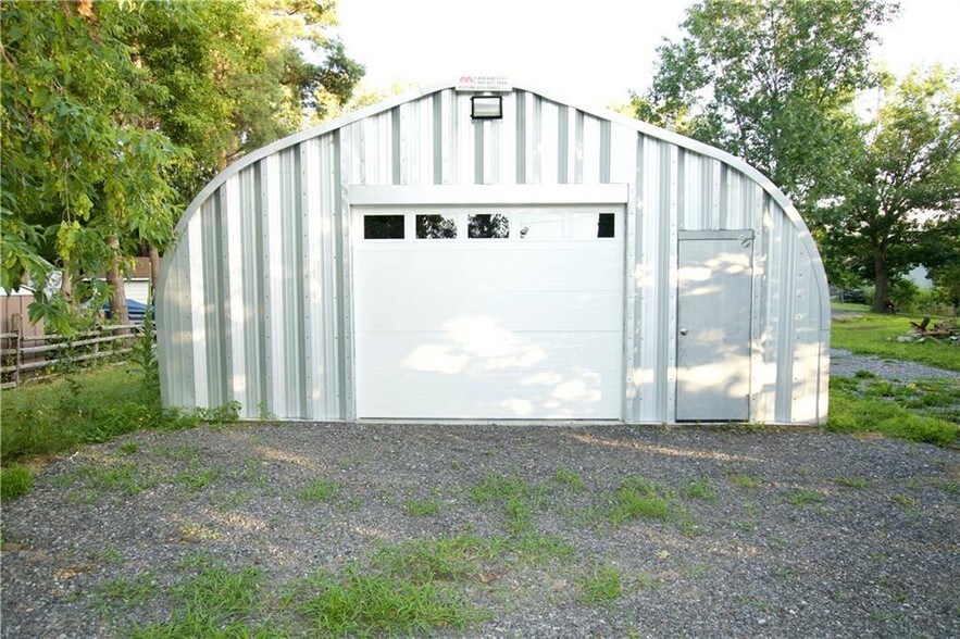 More Photos Of 1429 Meadow Dr, Ottawa Industrial For Sale