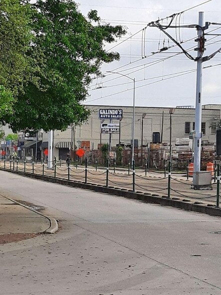 More Photos Of 2009 N Main St, Houston Land For Sale