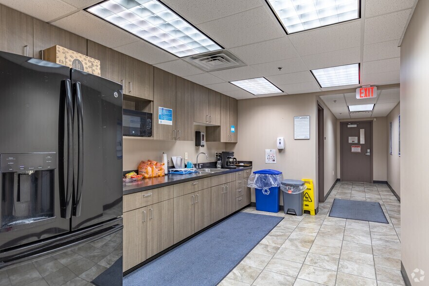 More Photos Of 2810 S West St, Wichita Manufacturing For Sale