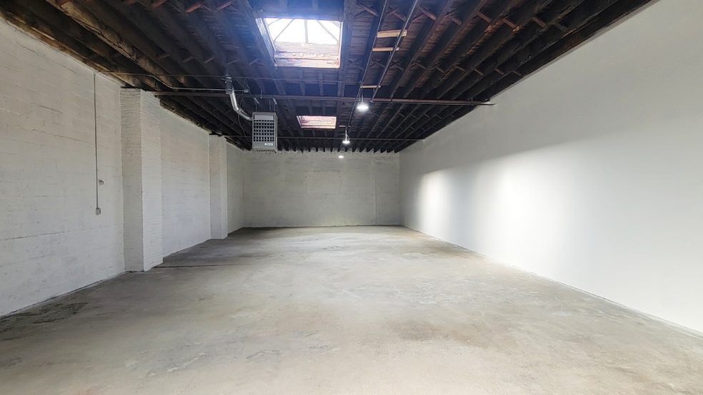 More Photos Of 1462 Schenectady Ave, Brooklyn Warehouse For Lease