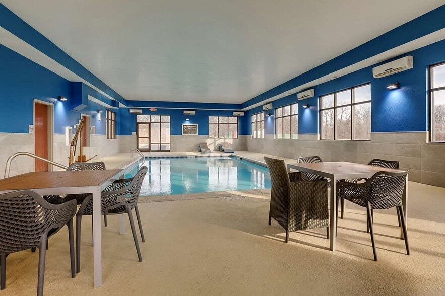More Photos Of 5723 Heritage Crossing Dr, Glen Carbon Hotel For Sale