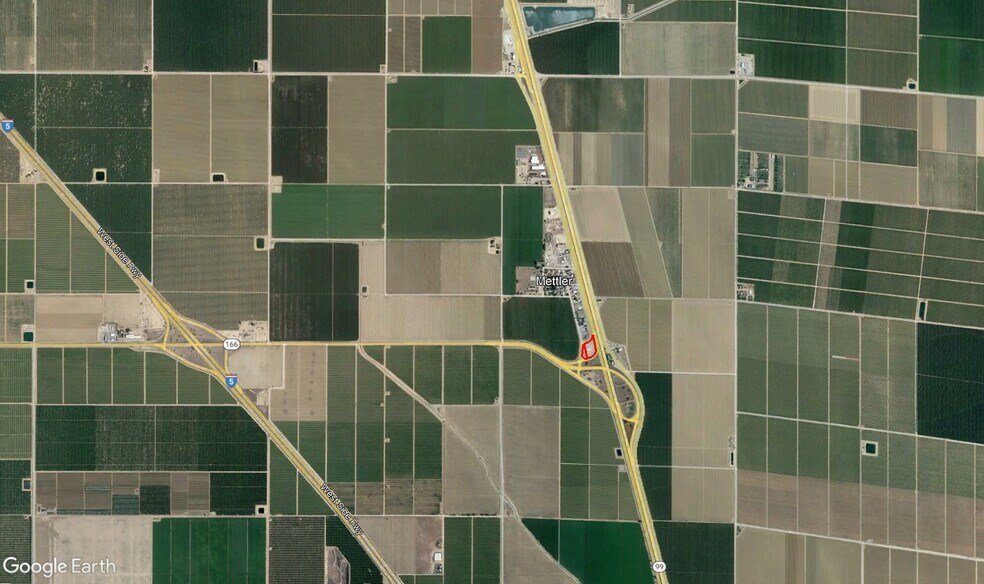 More Photos Of Mettler Frontage Rd. W @ Hwy 99, Bakersfield Land For Lease