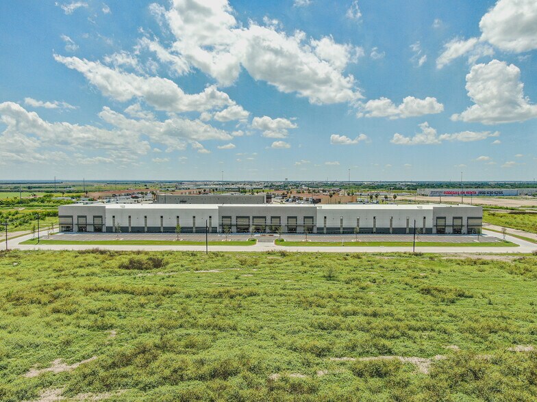 More Photos Of 6200 S 16th St, Mc Allen Warehouse For Lease
