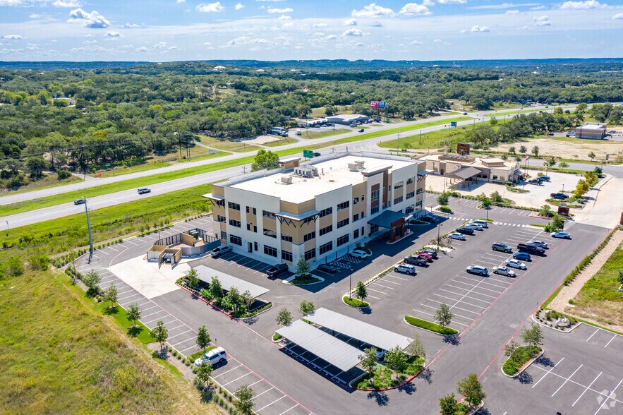 More Photos Of 524 Singing Oaks, Spring Branch Medical For Lease
