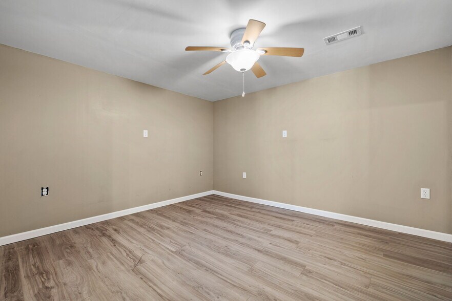 More Photos Of 306 College St, Greenfield Office For Sale