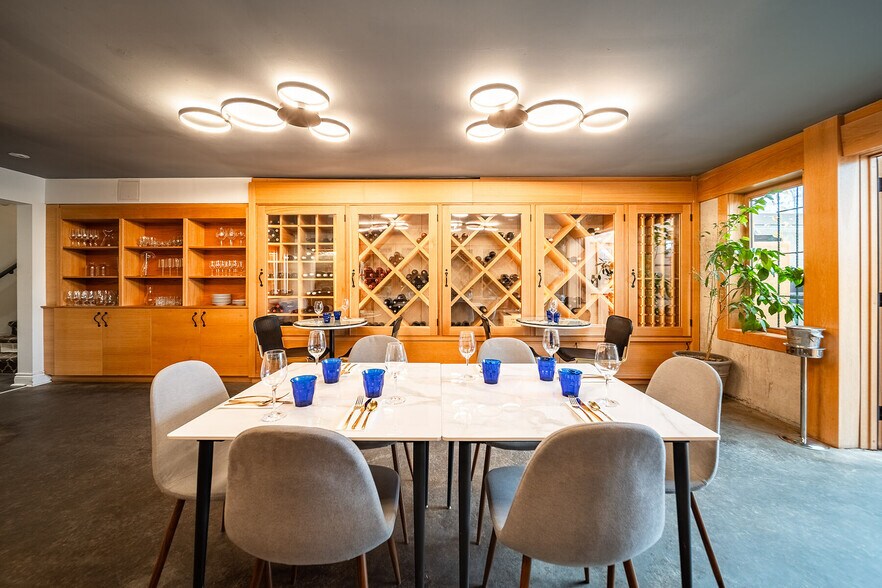 More Photos Of 343 Main St E, Picton Hotel For Sale