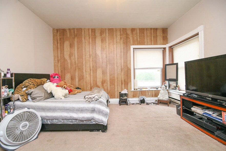 More Photos Of 2102 S Lehigh Ave, Whitehall Apartments For Sale