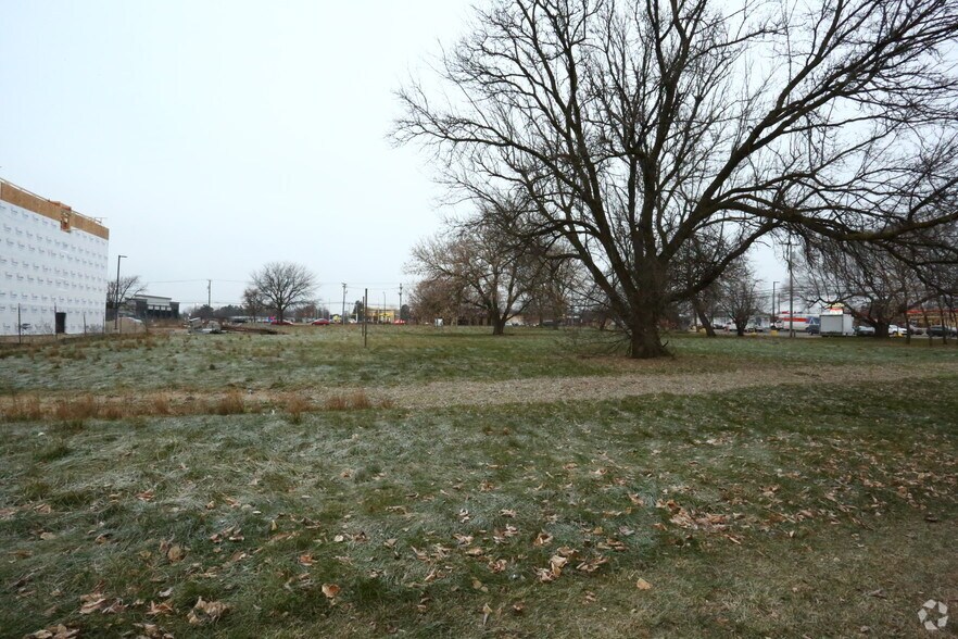 More Photos Of 3695 S State St, Ann Arbor Storefront For Lease