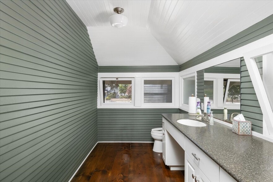 More Photos Of 136-140 W 3rd Ave, Escondido Office For Sale