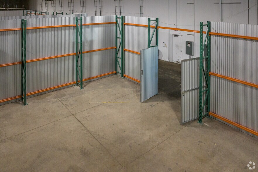 More Photos Of 250 Vista Blvd, Sparks Warehouse For Lease