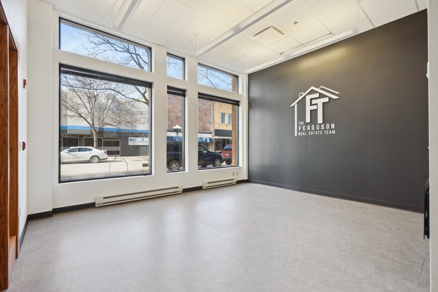 More Photos Of 212-218 E 4th St, Waterloo Loft Creative Space For Sale