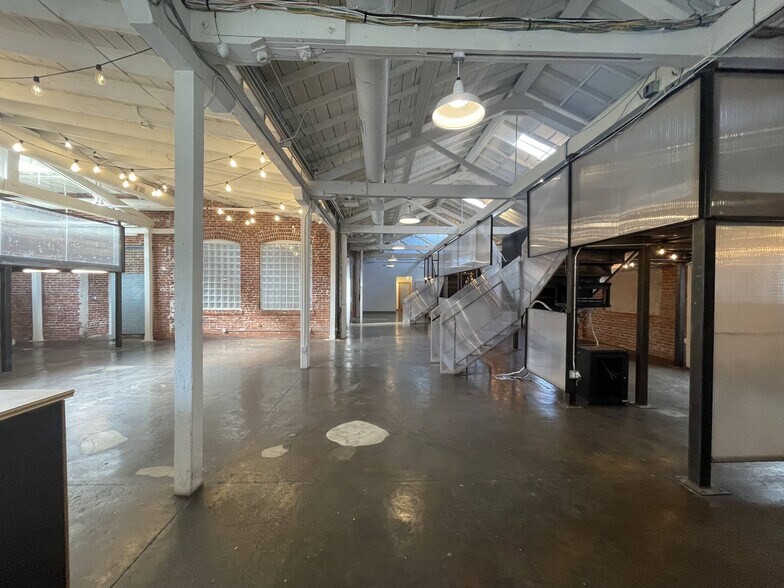 More Photos Of 2662-2684 Lacy St, Los Angeles Loft Creative Space For Lease