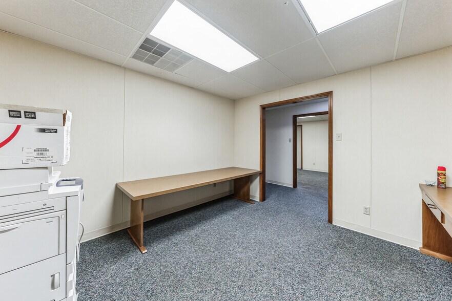 More Photos Of 1611 Old Granger Rd, Taylor Office For Lease