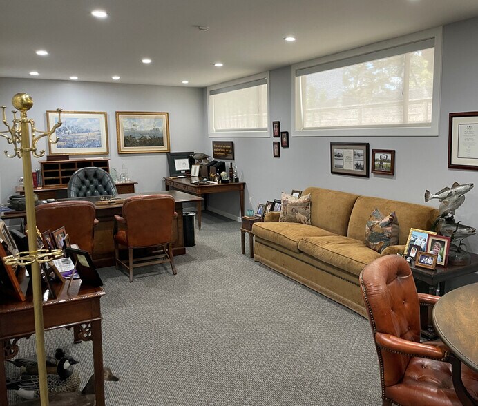 More Photos Of 3939 Essex Ln, Houston Office For Sale