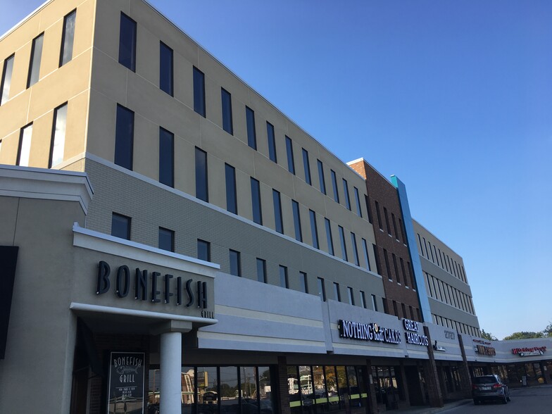 Primary Photo Of 2701-2737 Madison Rd, Cincinnati Office For Lease