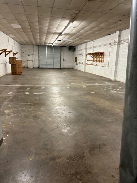 More Photos Of 532-533 Codell Dr, Lexington Warehouse For Lease