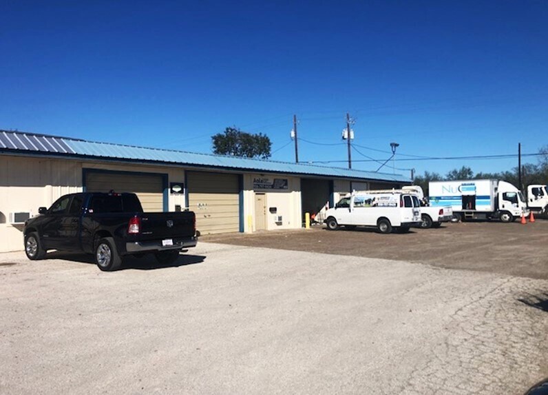 More Photos Of 1920 N Loop 499, Harlingen Showroom For Lease