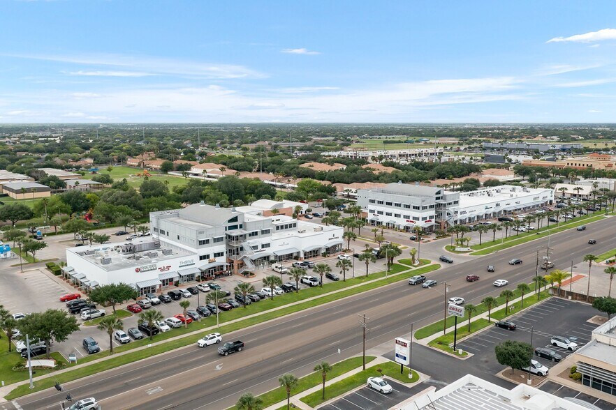 More Photos Of 7001 N 10th St, McAllen General Retail For Lease