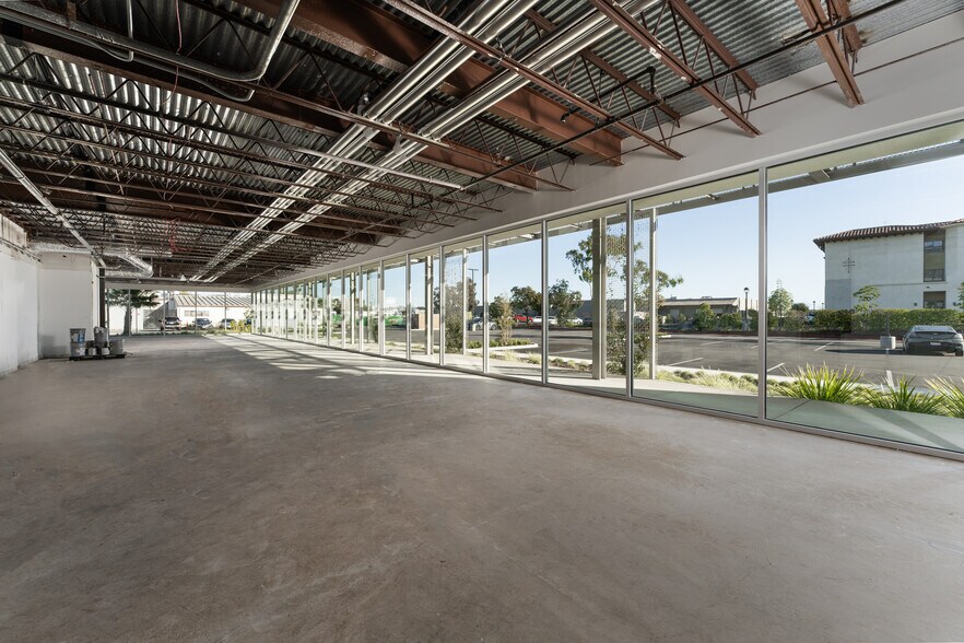 More Photos Of 130 Robin Hill Rd, Goleta Loft Creative Space For Lease