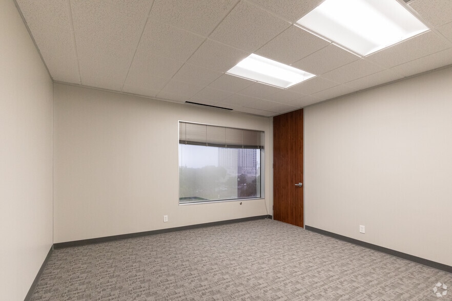 More Photos Of 16420 Park Ten Place Dr, Houston Office Residential For Lease