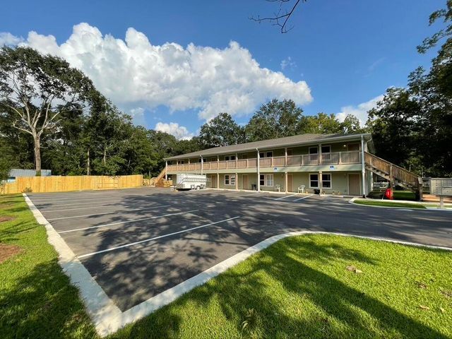 More Photos Of 507 Amos St, Crestview Apartments For Sale