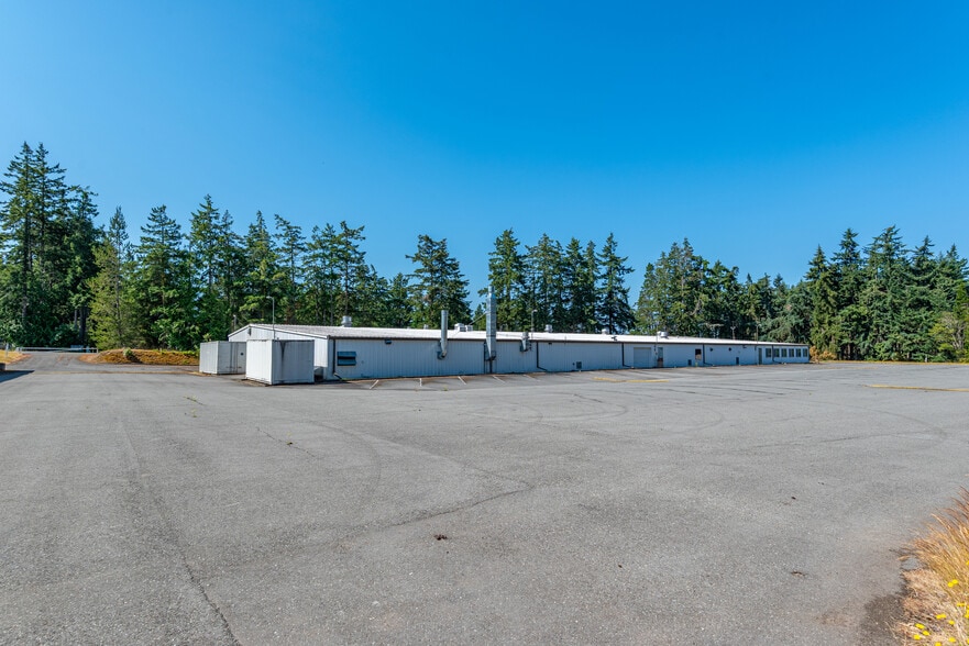 More Photos Of 970 NE 21st Ct, Oak Harbor Manufacturing For Lease