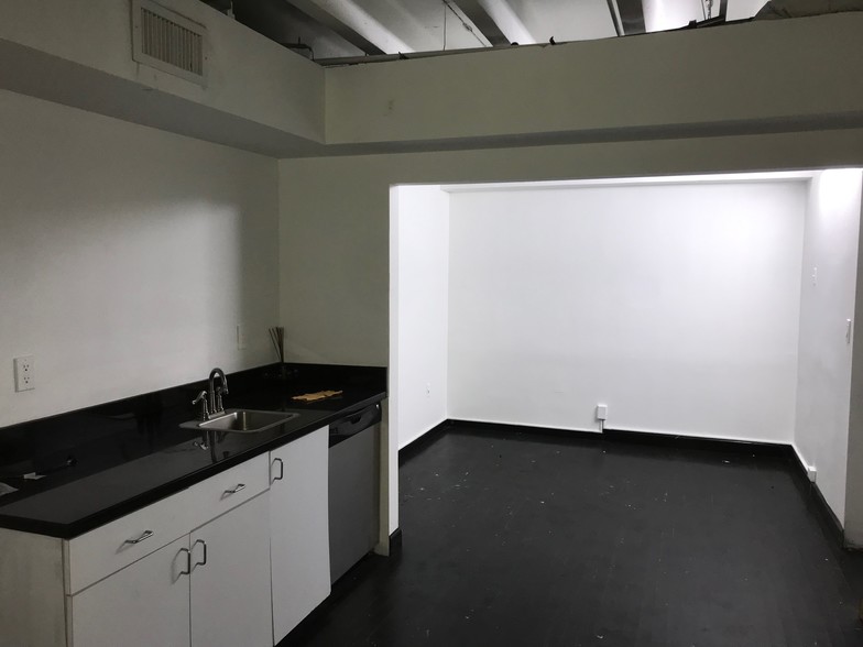 More Photos Of 355-359 Miracle Mile, Coral Gables Freestanding For Lease