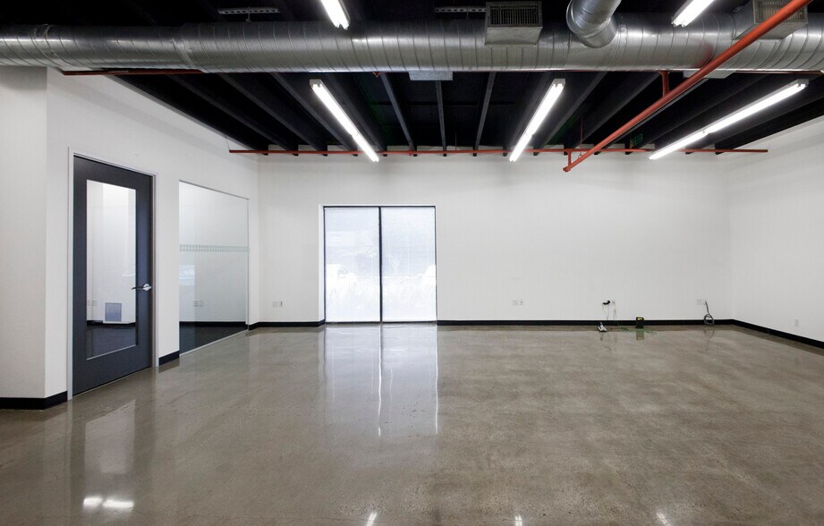 More Photos Of 8901 S La Cienega Blvd, Inglewood Office For Lease