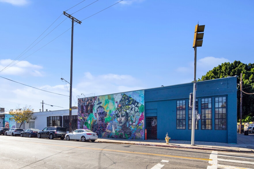 More Photos Of 1948 E 7th St, Los Angeles Bar For Lease