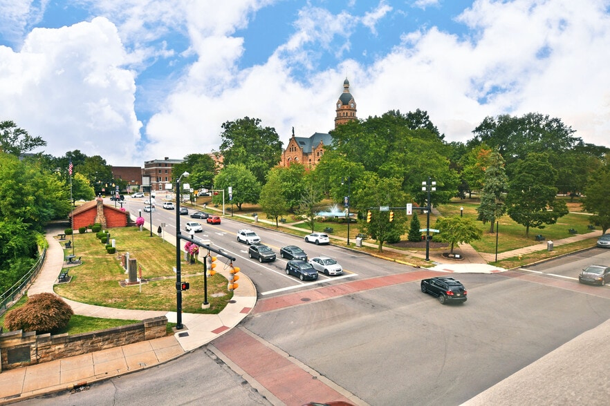 More Photos Of 108 Main Ave SW, Warren Office Residential For Lease