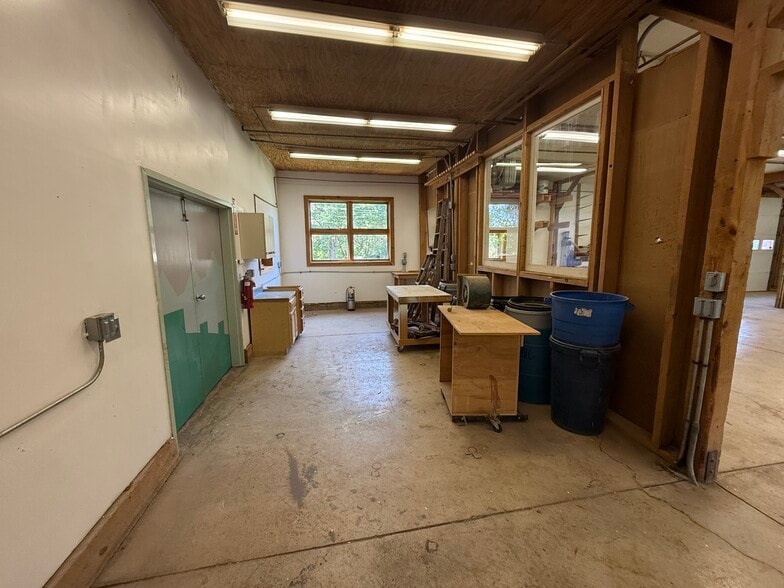 More Photos Of 1599 Monkton Rd, North Ferrisburgh Warehouse For Lease