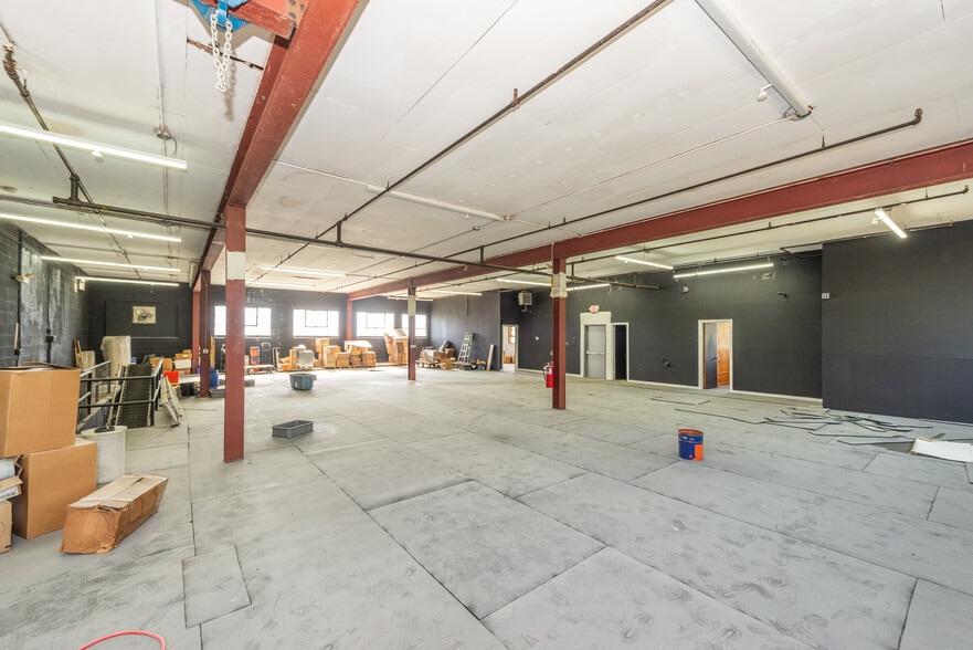 More Photos Of 158 Central Ave, Rochelle Park Warehouse For Lease