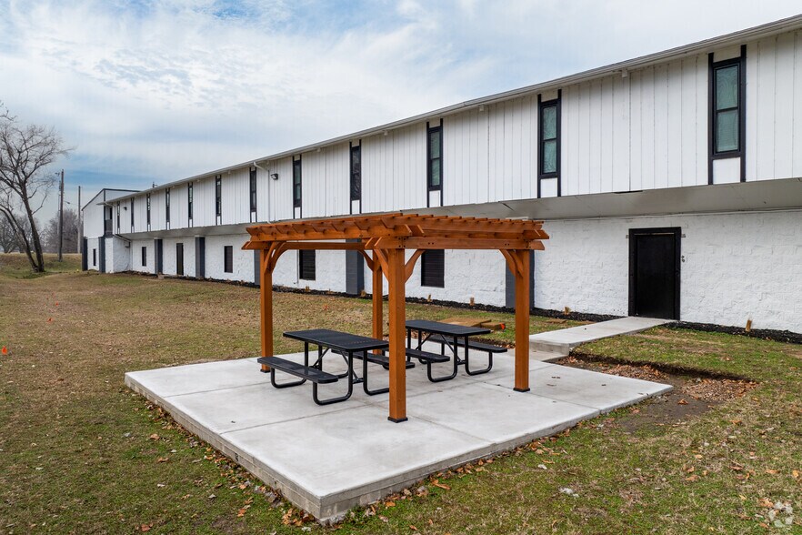 More Photos Of 425 W Taft St, Wichita Apartments For Sale
