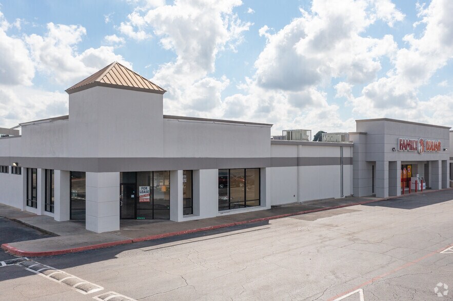 More Photos Of 2315-2339 W FM-1960, Houston Unknown For Lease