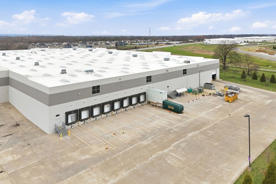More Photos Of 100 River Ridge Pky, Jeffersonville Manufacturing For Lease