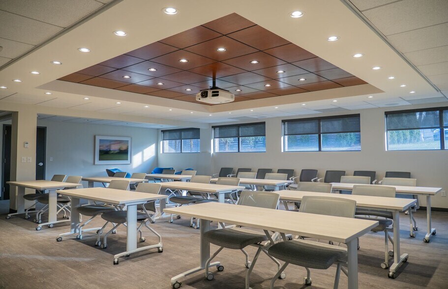 More Photos Of 346 Shelburne Rd, Burlington Office For Lease