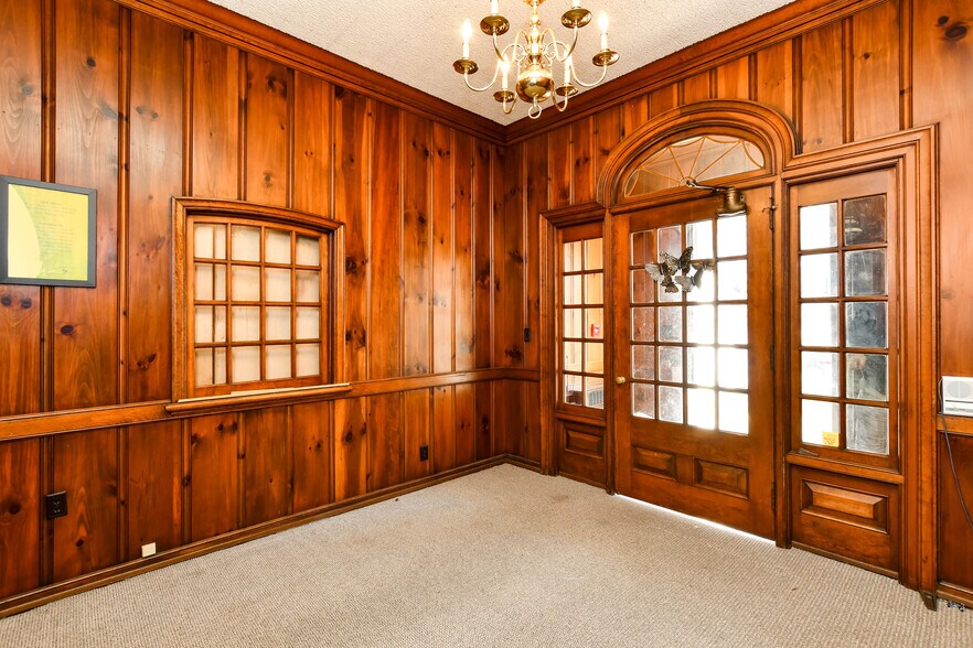 More Photos Of 429 N Main St, Greenville Office Residential For Sale