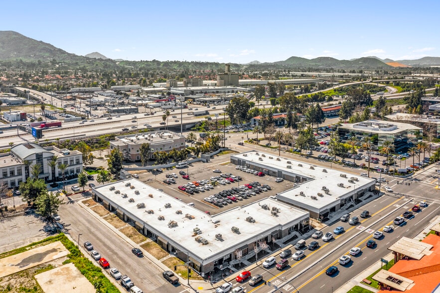 More Photos Of 165 W Hospitality Ln, San Bernardino Flex For Lease