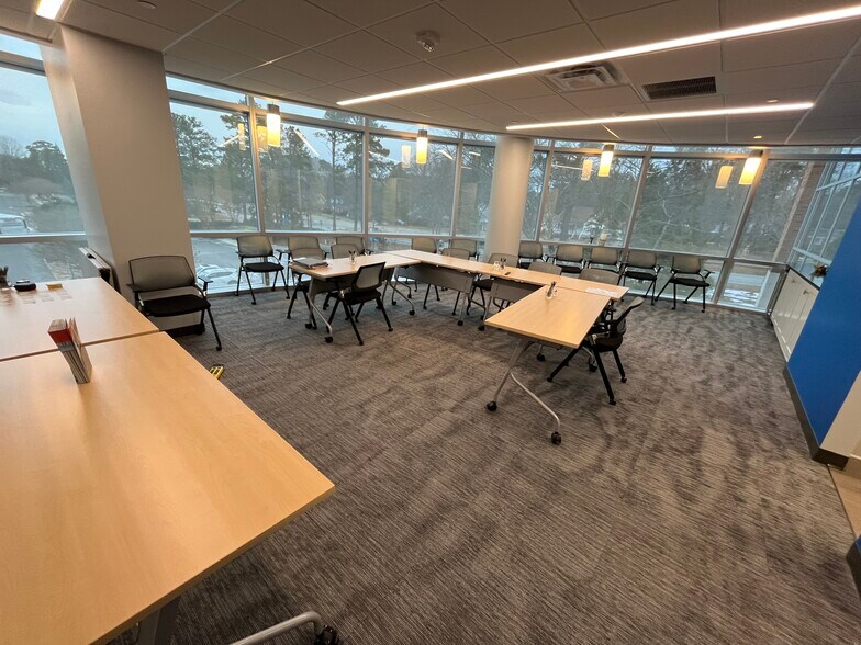 More Photos Of 1501 Maple Ave, Richmond Medical For Lease