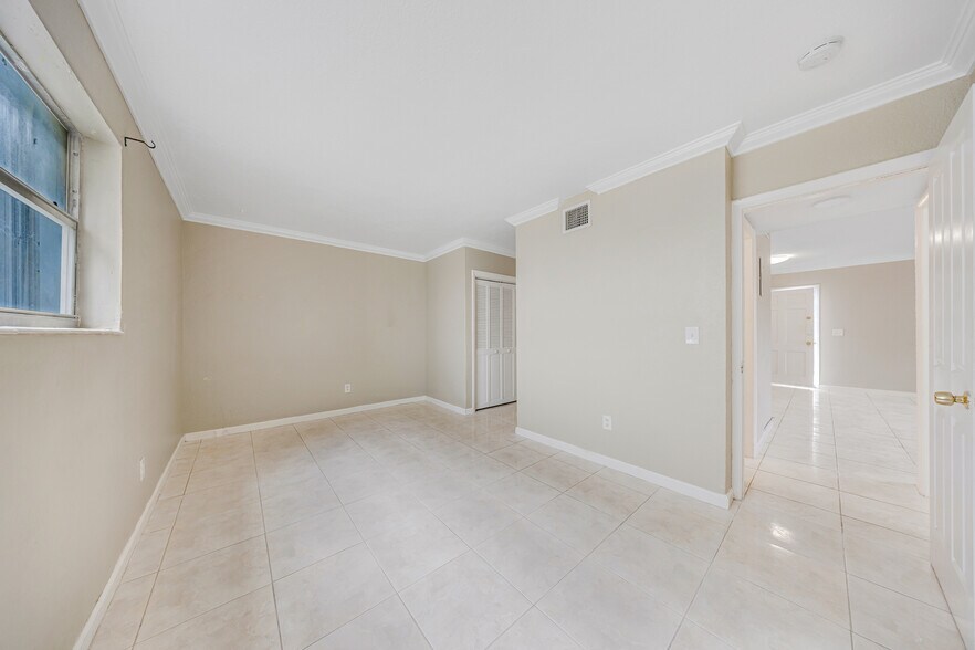 More Photos Of 1800 NE 170th St, Miami Apartments For Sale