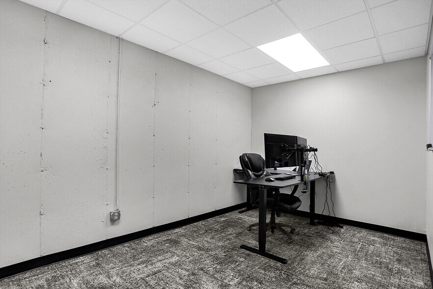 More Photos Of 615 Russell Ave, Indianapolis Medical For Sale