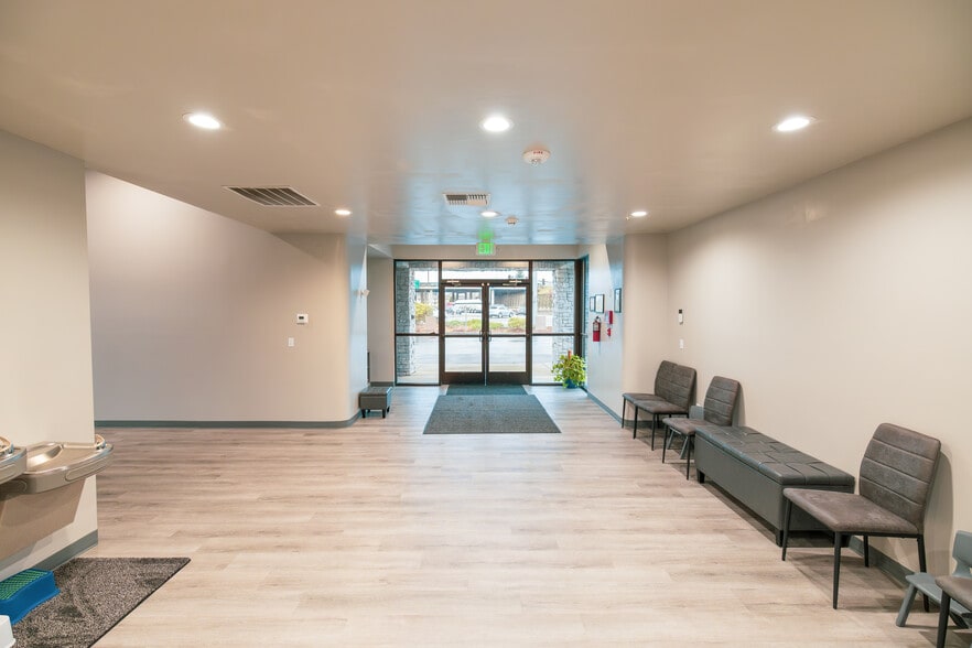 More Photos Of 400 W Rio Vista Ave, Burlington Storefront Retail Office For Sale